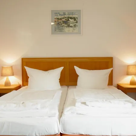 Enddorn Hiddensee Отель *